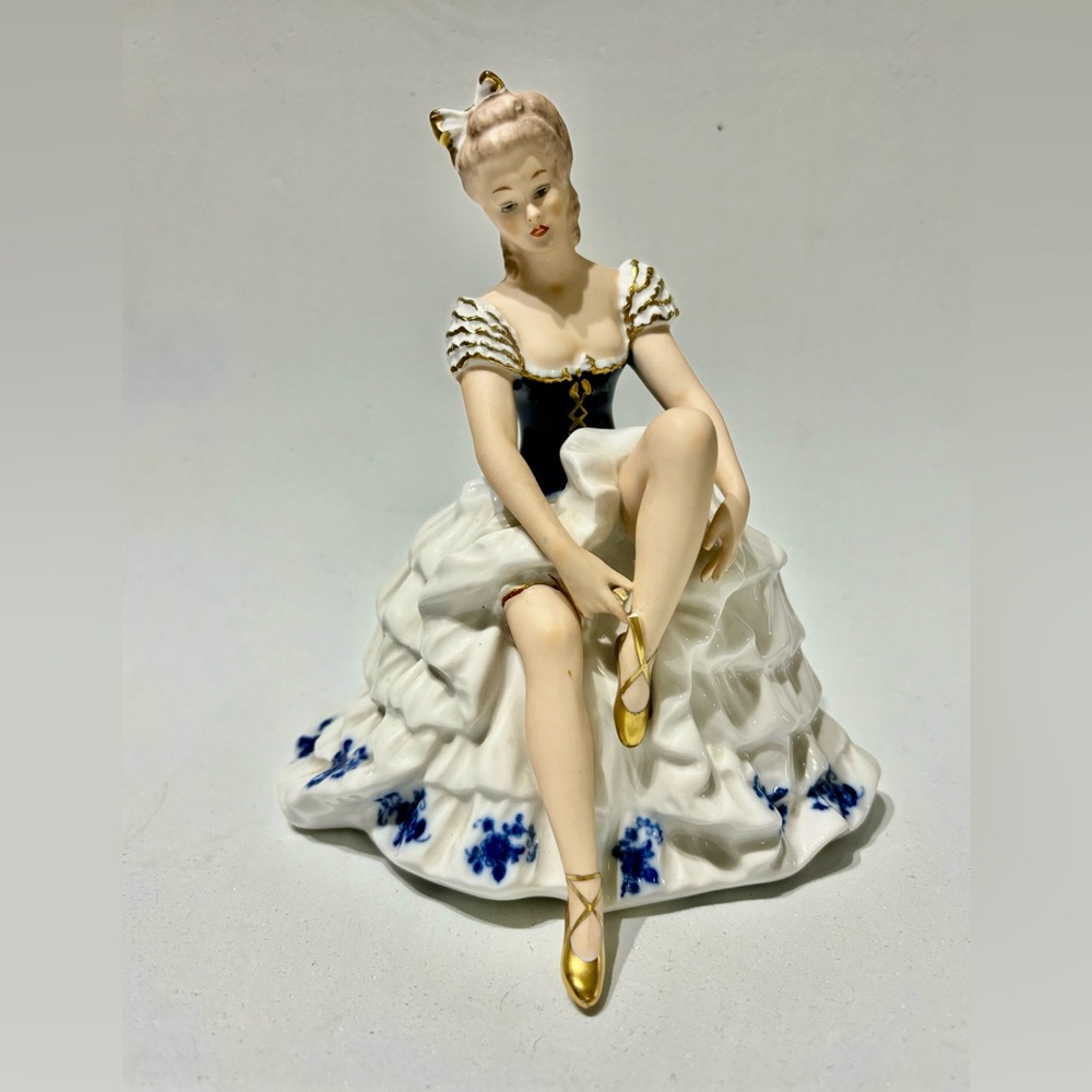 Vintage Wallendorf  Elegant Porcelain Ballerina Figurine